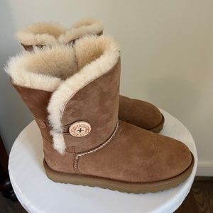 NEW UGG Bailey Button II Boots